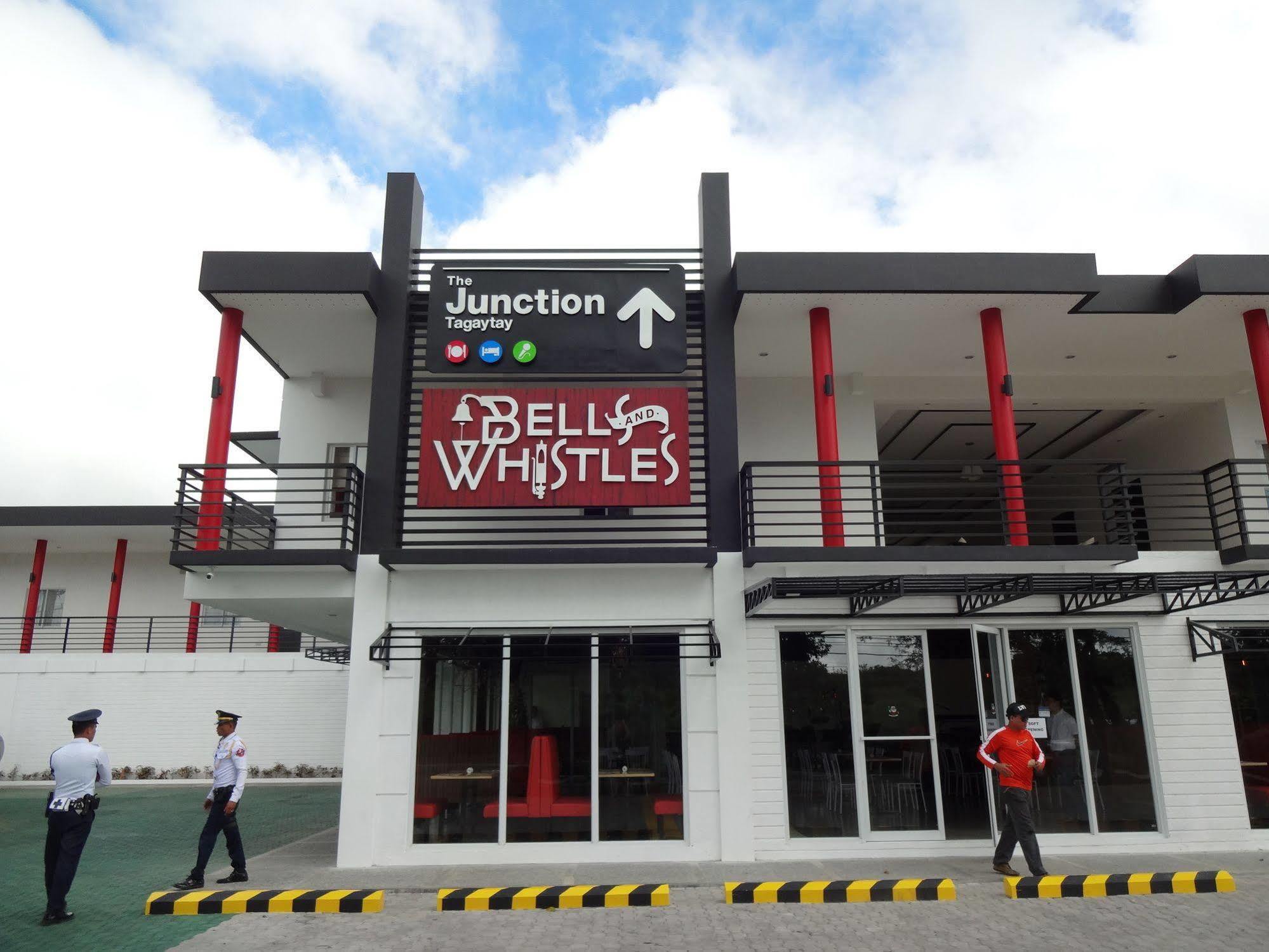 Capital O 642 The Junction Tagaytay Hotel Tagaytay City Exterior foto